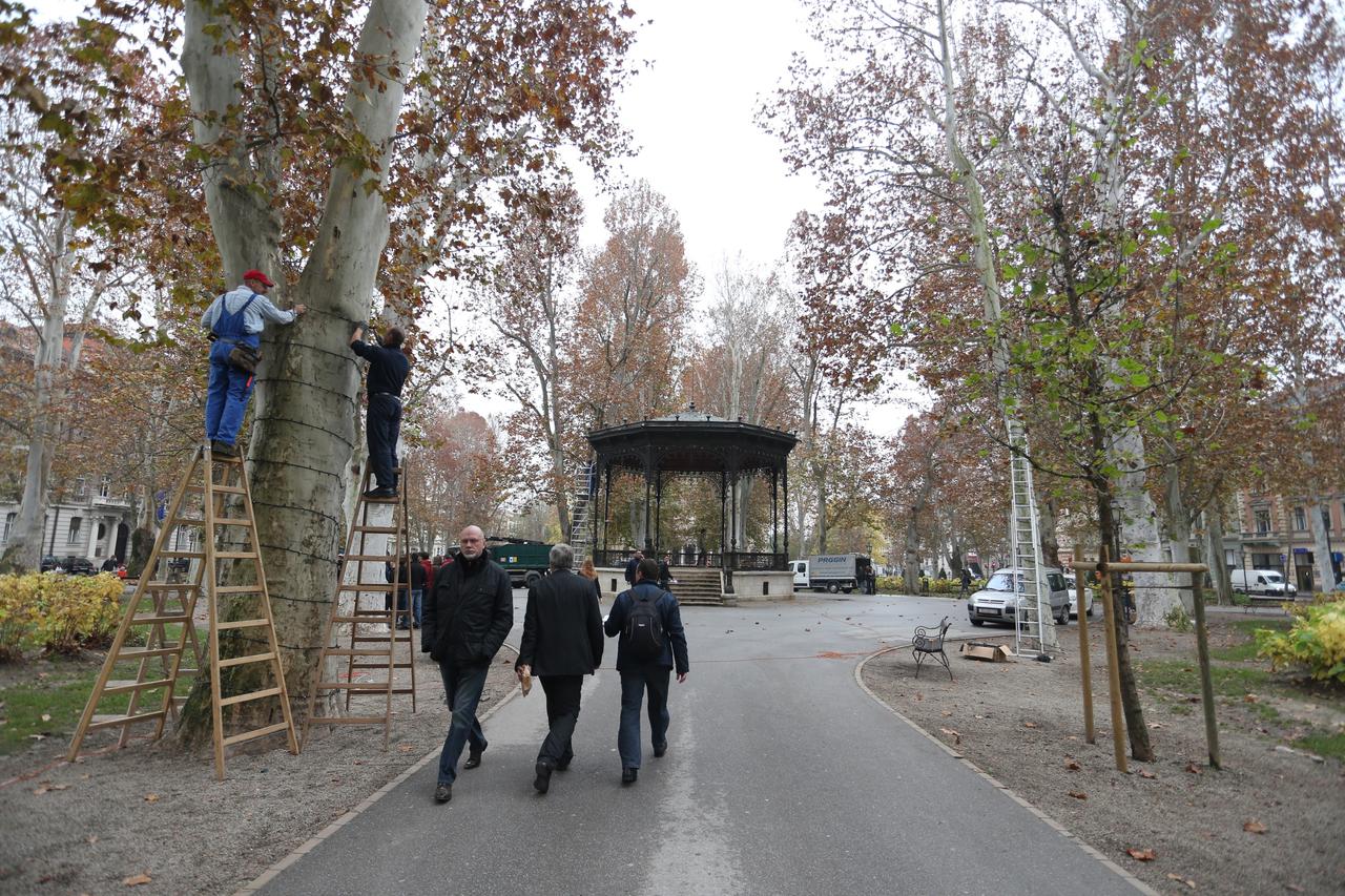 14.11.2014., Zagreb - Pocelo bozicno ukrasavanje u parku Zrinjevac.  Photo: Dalibor Urukalovic/PIXSELL