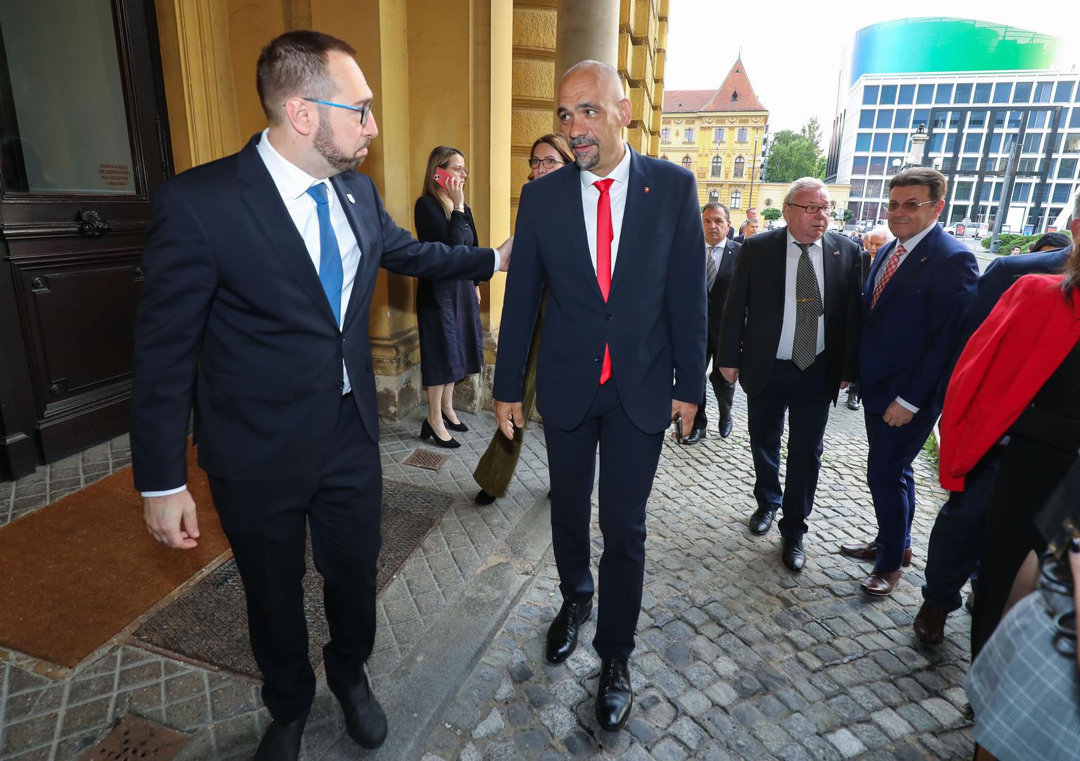 30.5.2023., Zagreb,HNK - Sredisnja svecanost proslave Dana drzavnosti i 10. godisnjice hrvatskog clanstva u Europskoj uniji obiljezilo se svecanim koncertom u Hrvatskom narodnom kazalistu. Uoci pocetka koncerta premijer Plenkovic prigodno se obratio okupljenima.  Photo: Jurica Galoic/PIXSELL