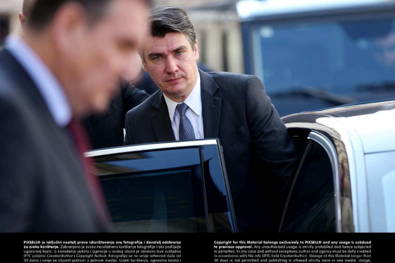 '17.03.2013., Zagreb - U Hrvatskom Saboru stranke SDP, HNS, HSU predale su drzavnom izbornom povjerenstvu listu kandidata za europski parlament. Predsjednik Vlade Zoran Milanovic. Photo: Slavko Midzor