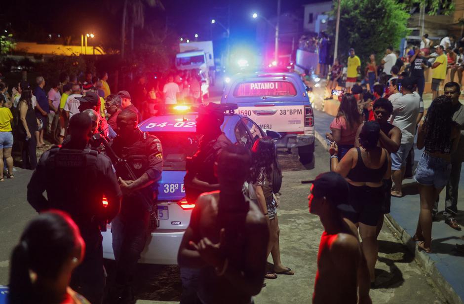 Supporters of Brazilian politician Roberto Jefferson demonstrate close to his house in Comendador Levy Gasparian