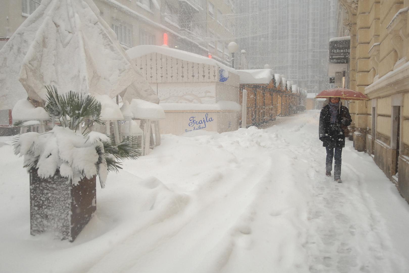 Već u prijepodnevnim satima 14. siječnja na Griču je izmjereno 30 centimetara snijega, ali do kraja dana ta se brojka više nego udvostručila.