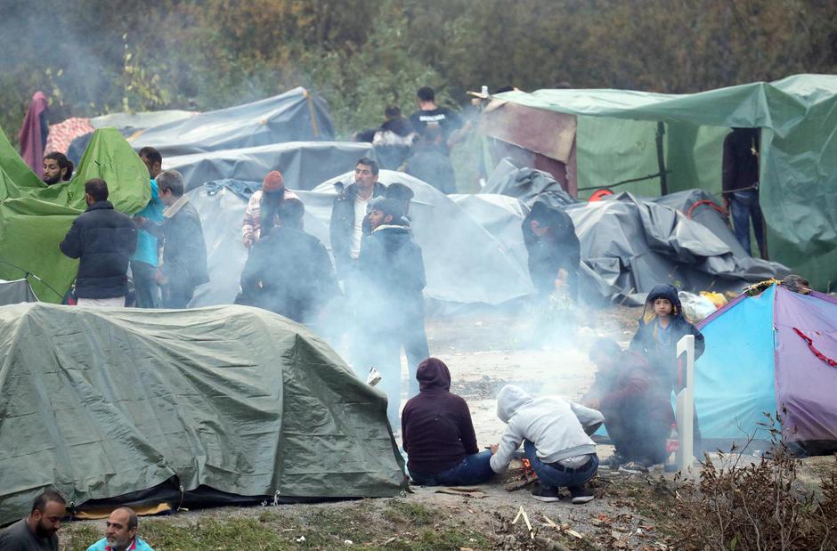 Na GP Velika Kladuša-Maljevac djeci migranata vrijeme prolazi kroz igru