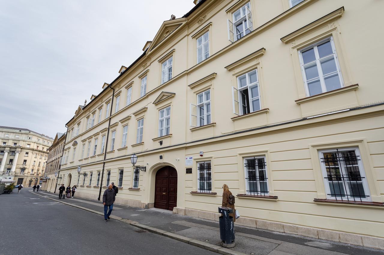 Zagreb: Na konferenciji za medije objavljen završetak obnove zgrade KBF-a oštećene u potresu i povratak fakulteta u svoje sjedište