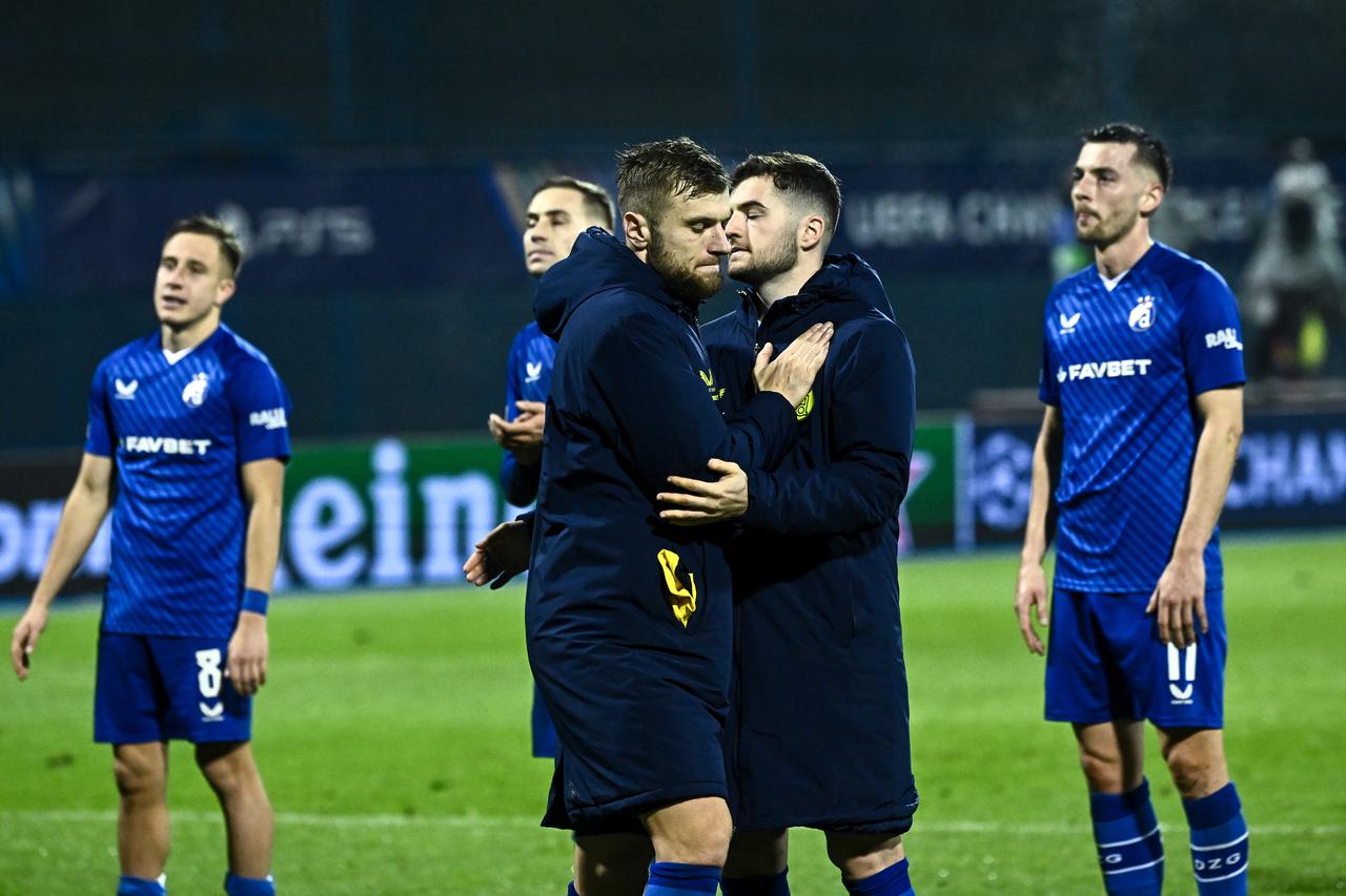 Igrači Dinama nakon poraza od Borussije zahvali se navijačima na podršci 