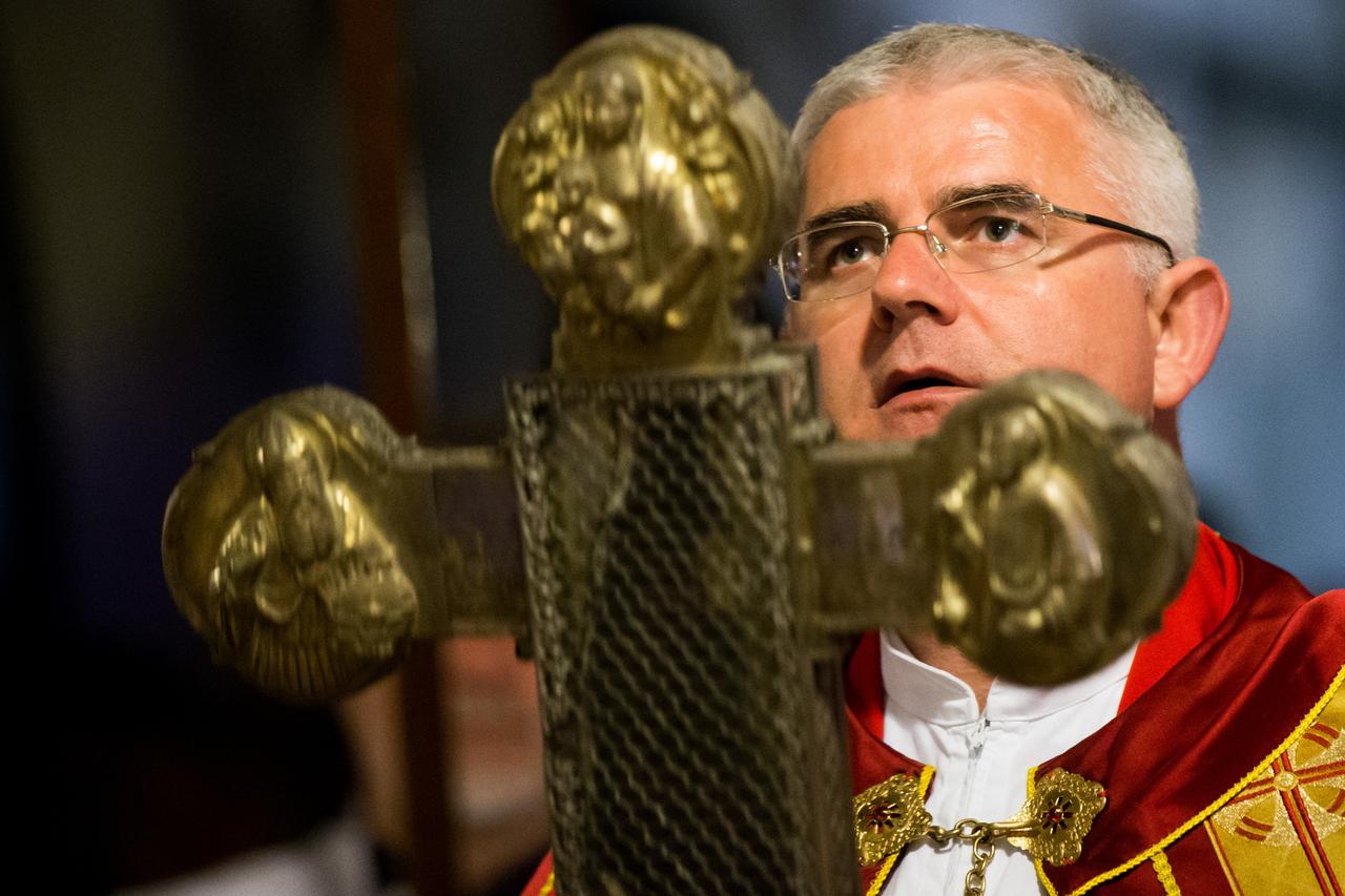 29.03.2013., Stara gradska jezgra, Dubrovnik - Nakon mise i citanja muke Isusove u dubrovackoj katedrali krenula je procesija ulicama grada. Photo: Grgo Jelavic/PIXSELL