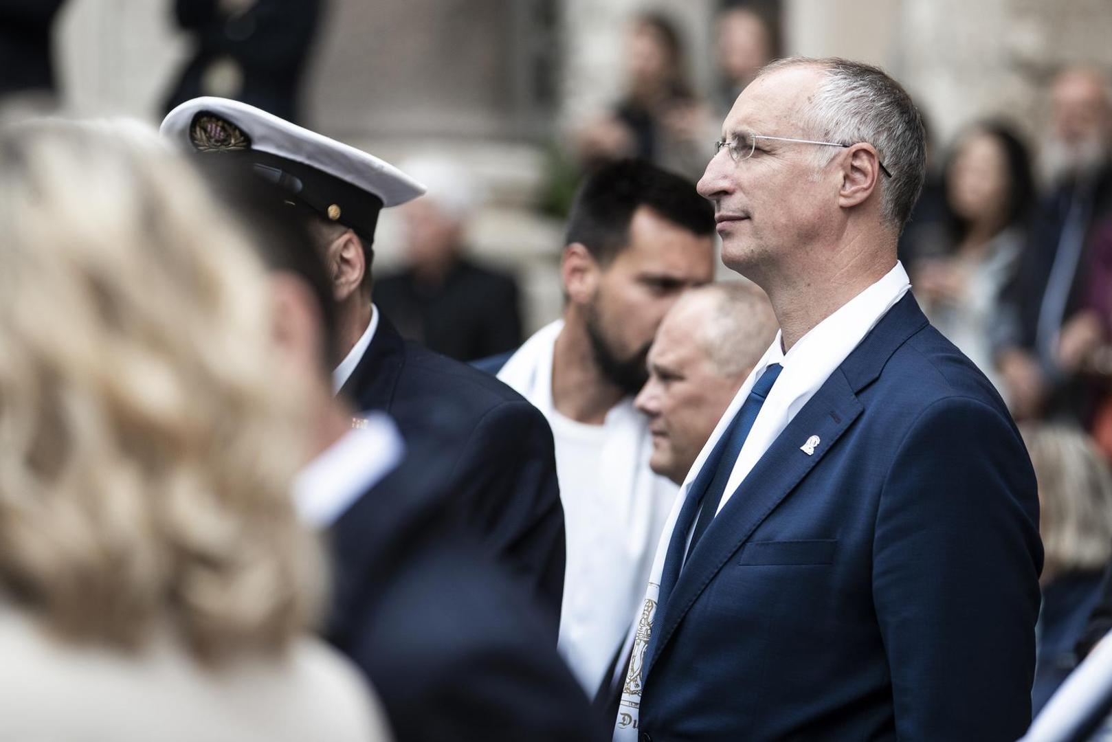 07.05.2022., Split - Na svetkovinu nebeskog zastitnika Splitsko-makarske nadbiskupije i grada Splita sv. Dujma, odrzala se tradicionalna procesija od Katedrale do prigodnog oltara na splitskoj Rivi. Na proslavi su kao izaslanici predsjednika Vlade RH sudjelovali ministrica kulture i medija Nina Obuljen Korzinek, te ministar gospodarstva i odrzivog razvoja Davor Filipovic.
Ivica Puljak
   Photo: Milan Sabic/PIXSELL