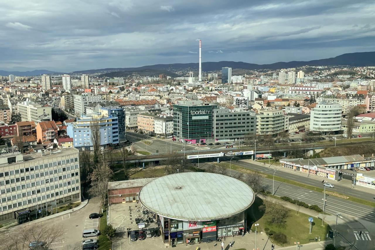 Pogled na Zagreb tijekom tmurnog dana