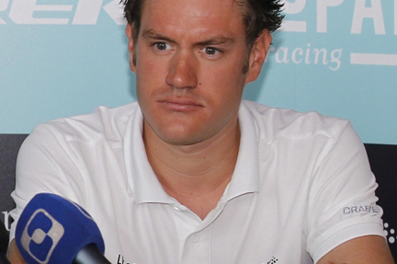 \'A picture taken on April 1, 2011 shows Belgium\'s Wouter Weylandt giving a press conference in Kortrijk, ahead of the 95th  Ronde Van Vlaanderen. Belgian rider Wouter Weylandt was pronounced dead on