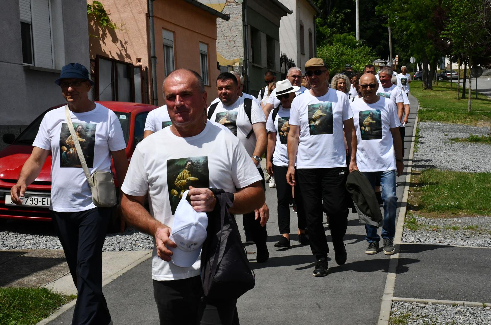 12.06.2023., Podvinje - Blagoslov i polazak hodocasnika ispred crkve sv. Antuna Padovanskog u Podvinju u Gornja Mocila u BiH u sklopu obiljezavanja tradicionalnih Dana svetog Antuna Padovanskog. Photo: Ivica Galovic/PIXSELL