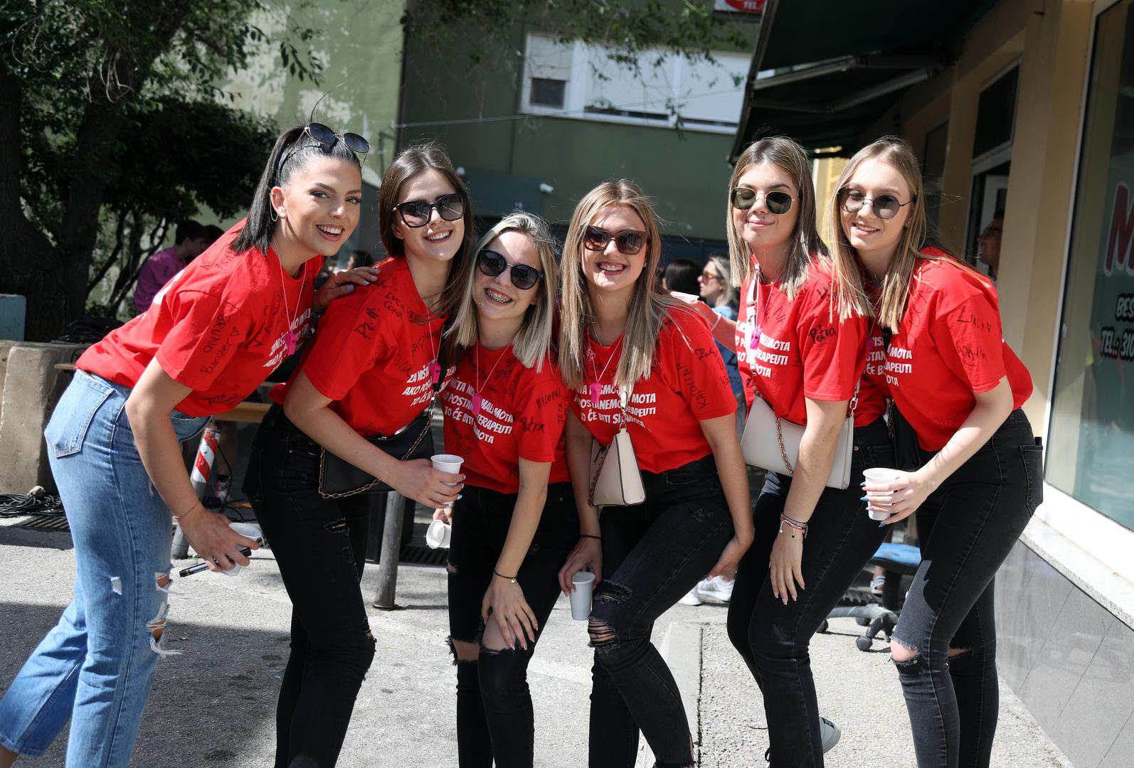 25.05.2022., Sibenik - Oprostaj maturanata od srednje skole obiljezava se ispred sibenskih srednjih skola od jutarnjih sati. Norijada u Sibeniku protice veselo. Photo: Dusko Jaramaz/PIXSELL