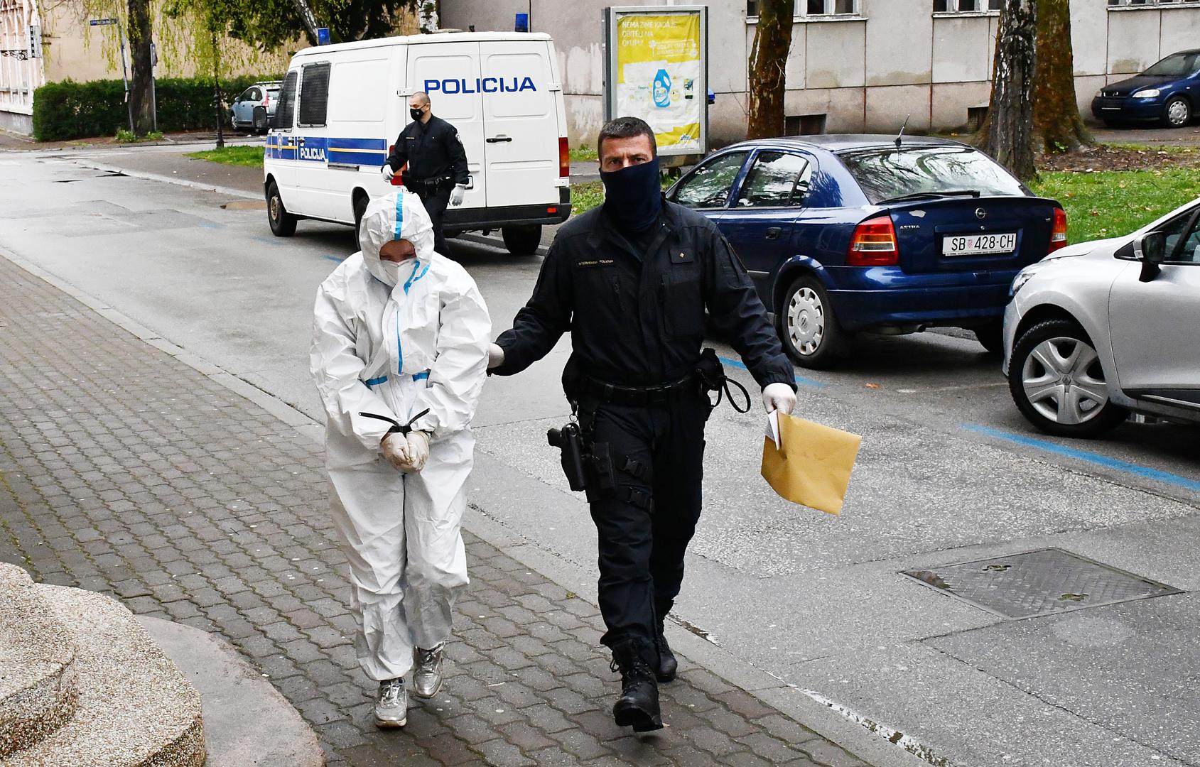 03.04.2021. Slavonski Brod - Majka tesko ozlijedjenje dvoipolgodisnje djevojcice koja je zavrsila u bolnici u Klaicevoj na hitnoj operaciji zbog ozljeda glave dovedenaje  na Zupanijsko drzavno odvjetnistvo u Slavonskom Brodu na daljnje postupanje. 
Photo: Ivica Galovic/PIXSELL