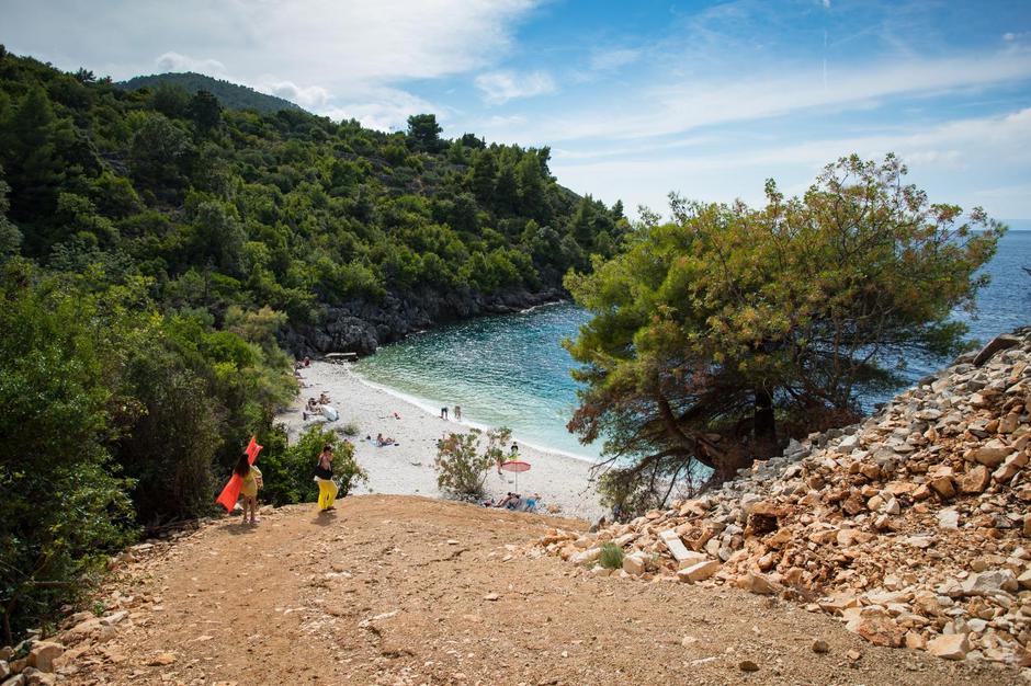 Plaža Vaja nedaleko od naselja Račišće