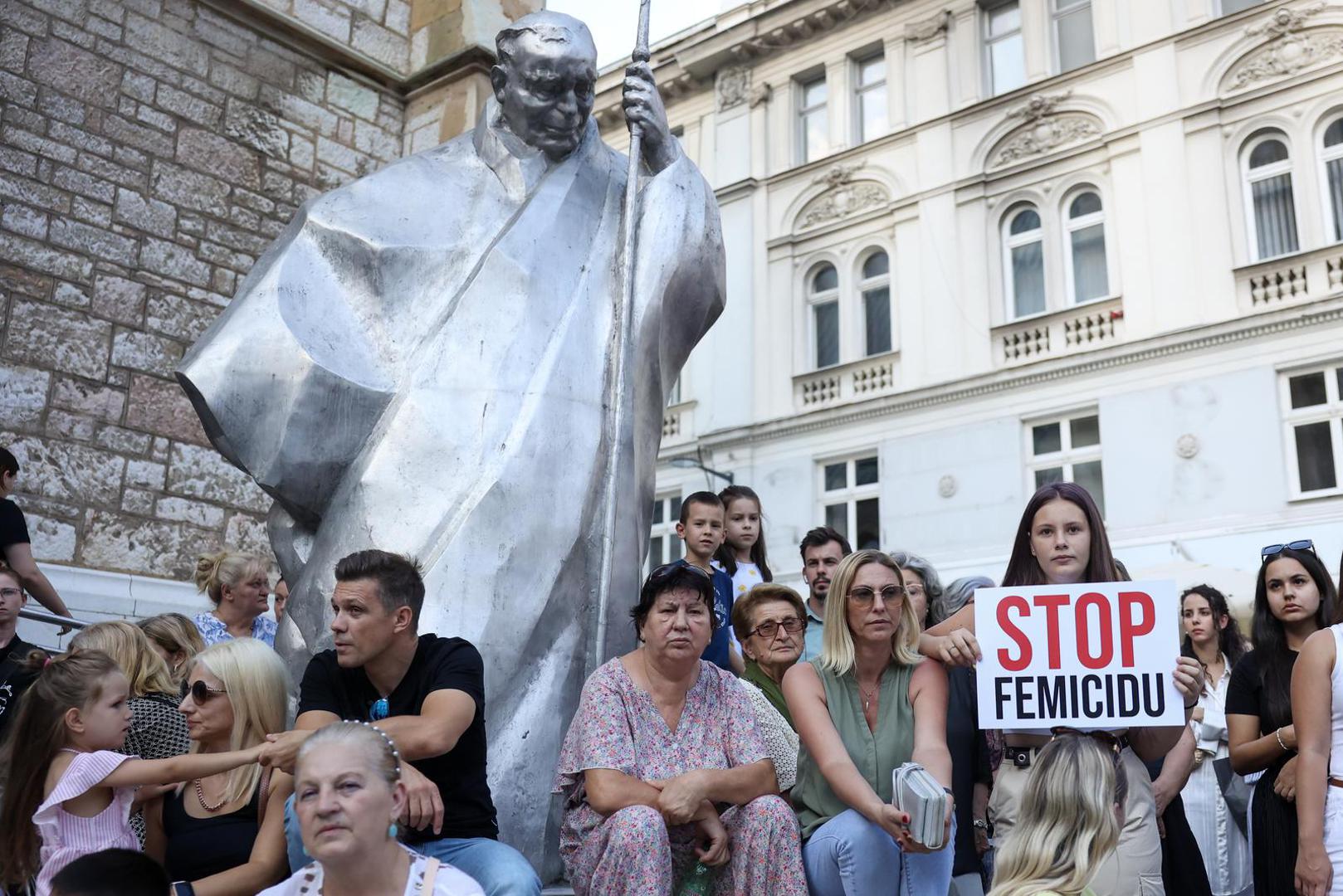 14.08.2023., Sarajevo, Bosna i Hercegovina - Nakon stravicnog zlocina u Gradaccu, gdje je monstrum Nermin Sulejmanovic ubio svoju partnericu Nizamu Hecimovic, zato sto ga je prijavila policiji zbog nasilja u porodici, u Sarajevu je odrzan protest protiv nasilja u porodici.

 Photo: Armin Durgut/PIXSELL