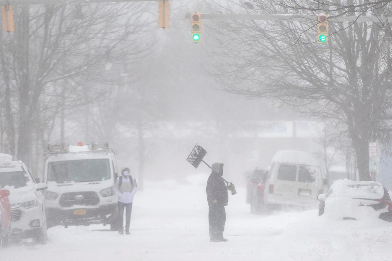 Snowstorm hits Buffalo New York