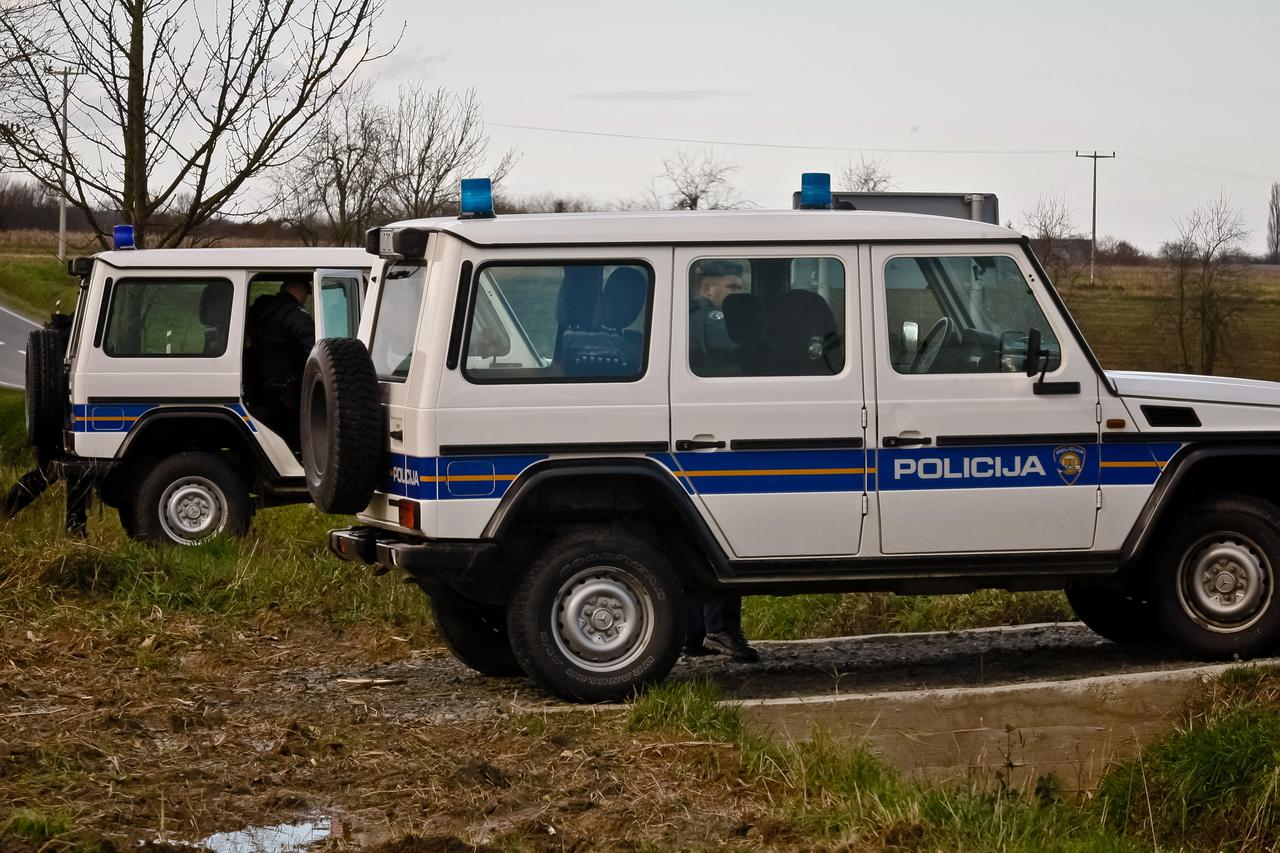 policija