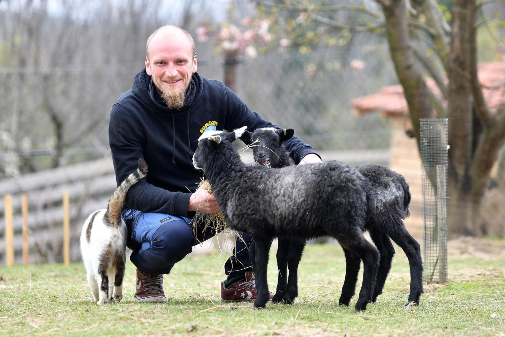 07.04.2023., Pescenica Vinicka - Nikola Bosak, vlasnik utocista za farmske zivotinje Suncani Bregec. Photo: Vjeran Zganec Rogulja/PIXSELL