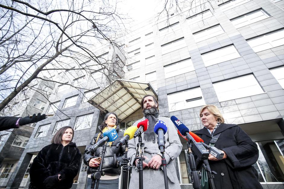 Konferenciju za medije na temu državnog nadzora u Gradu Zagrebu zbog retrogradnog ukidanja mjere roditelj odgojitelj