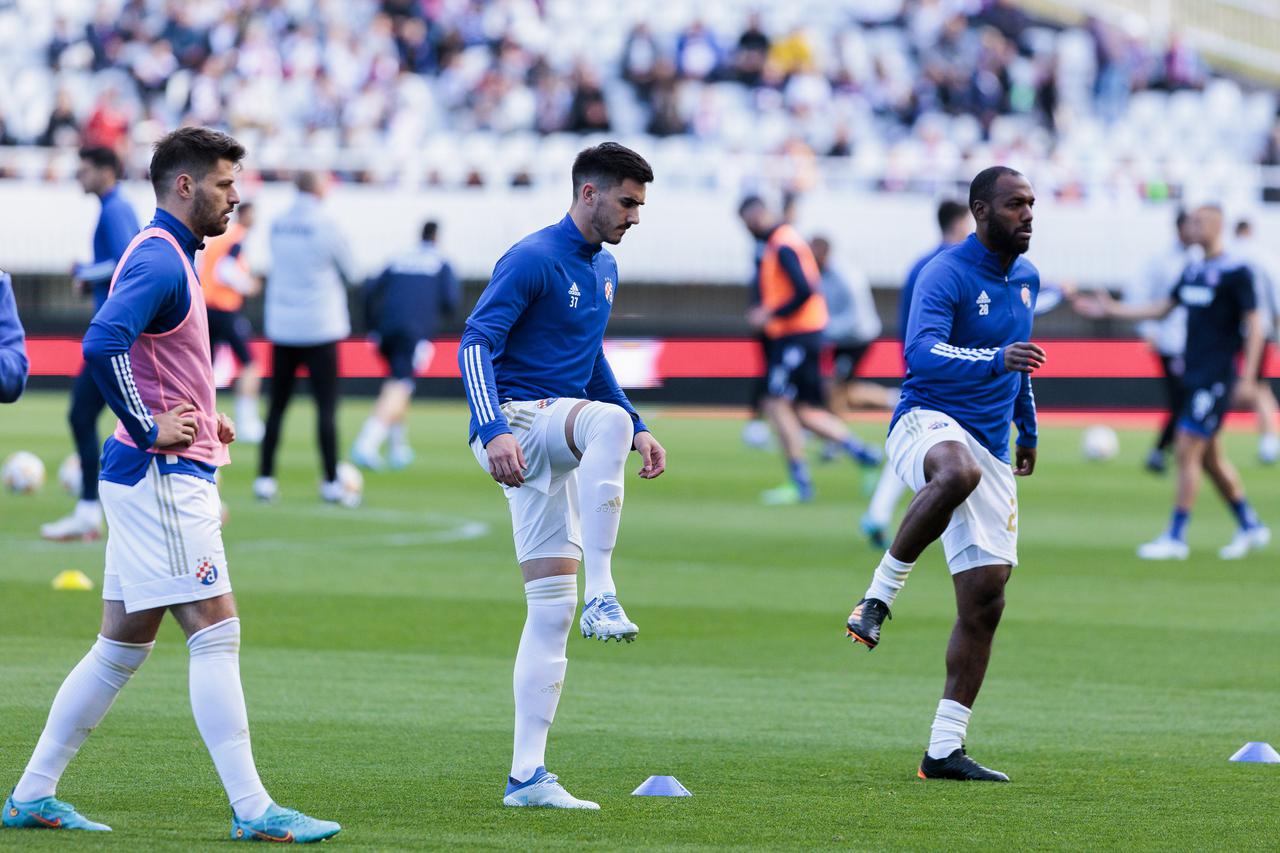 Zagrijavanje prije utakmice zaostalog 9. kola HT Prve HNL, Hajduk - Dinamo