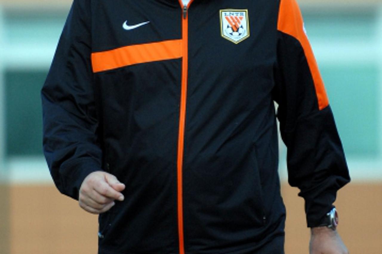 '24.06.2010., stadion Sloboda, Varazdin - Prijateljska pripremnu utakmicu odigrali su Shandong Luneng Taishan F. C. i NK Dinamo. Branko Ivankovic, bivsi trener Dinama i sadasnji trener Shandonga.  Pho