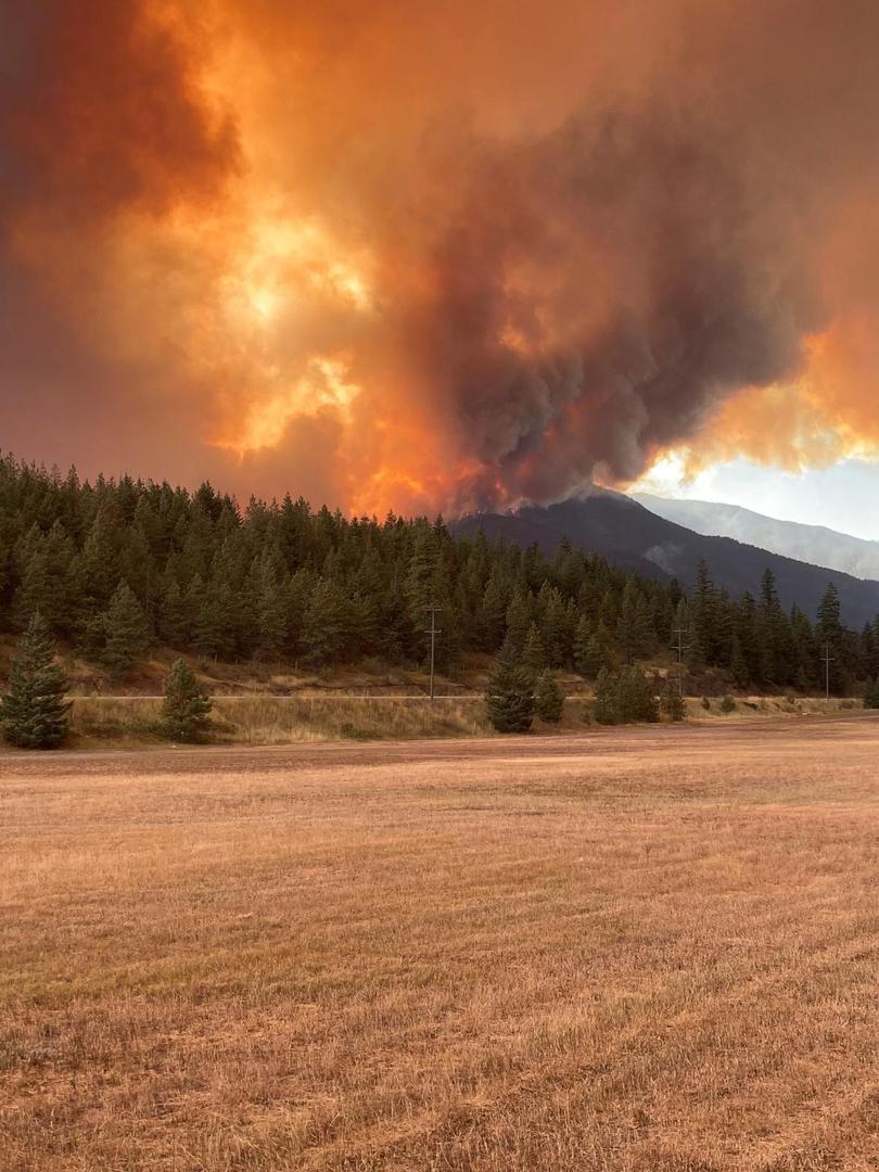 Smoke and flames billow from the Kookipi Creek wildfire near Boston Bar, British Columbia, Canada, August 18, 2023.  BC Wildfire Service/Handout via REUTERS THIS IMAGE HAS BEEN SUPPLIED BY A THIRD PARTY. Photo: BC WILDFIRE SERVICE/REUTERS