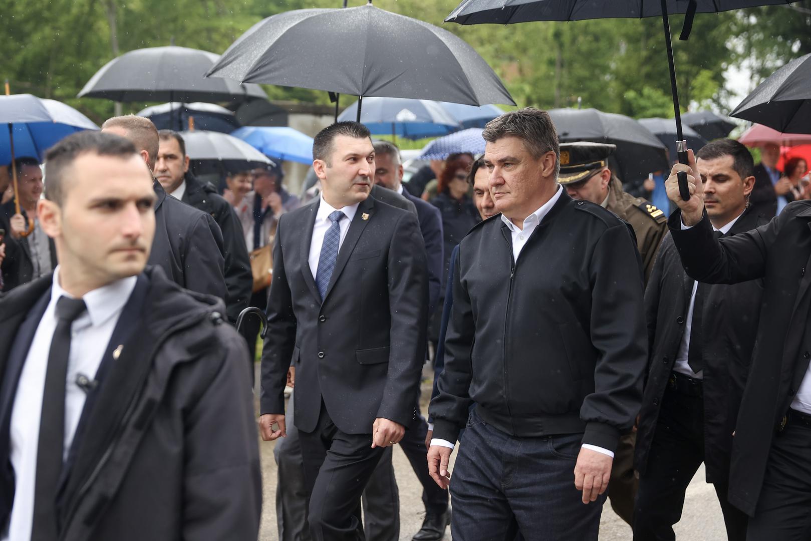 15.05.2023., Usora, Bosna i Hercegovina - Predsjednik Republike Hrvatske Zoran Milanovic polozio je vijenac i zapalio svijecu ispred Spomen obiljezja svim poginulim braniteljima Usore. Photo: Armin Durgut/PIXSELL