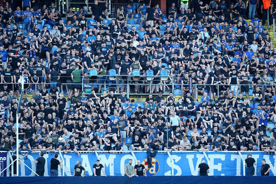 Zagreb: Atmosfera na stadionu uoči susreta Dinama i Hajduka