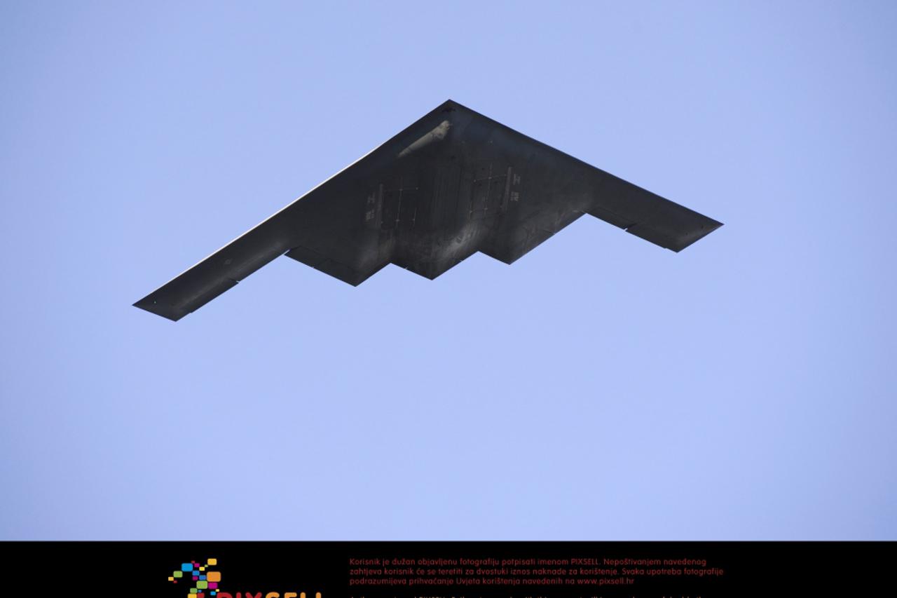 stealth zrakoplov,avion,northrop grumman b-2 spirit