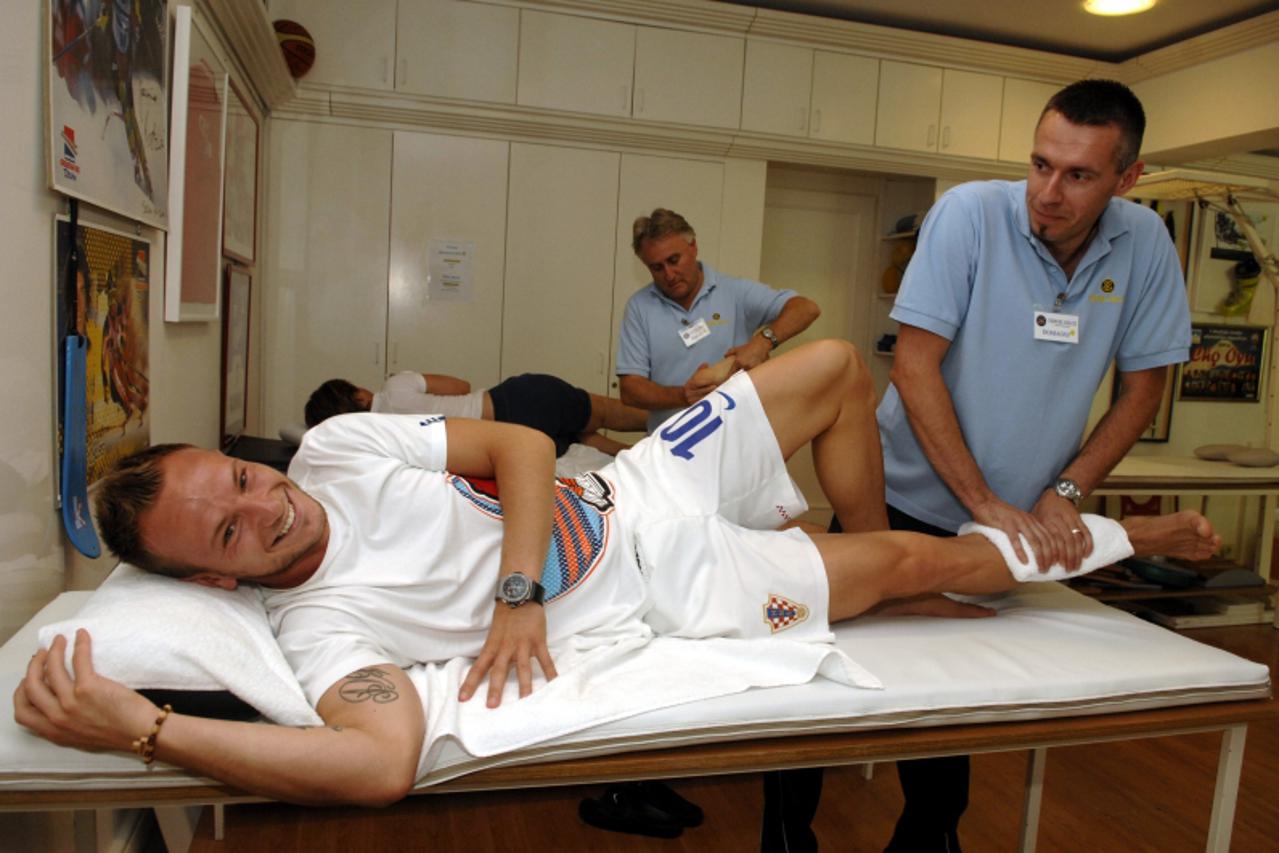 \'16.06.2011. Selce, Ivan Rakitic hrvatski nogometni reprezentativac na oporavku je u klinici Terme Selce kod dr Vlaste Brozicevic. Photo: Goran Kovacic/PIXSELL\'