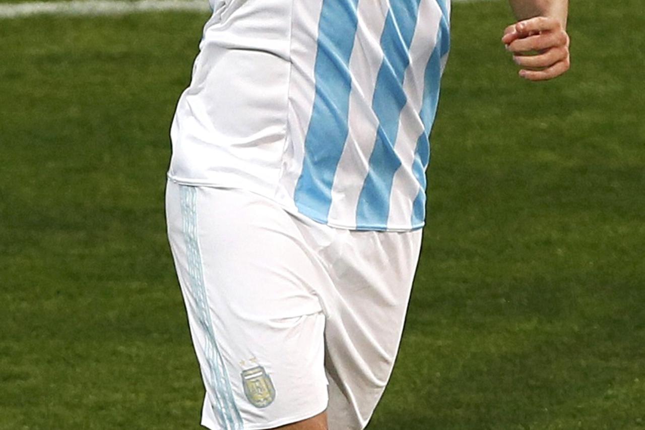 Argentina's Gonzalo Higuain celebrates after scoring against Jamaica during their first round Copa America 2015 soccer match at Estadio Sausalito in Vina del Mar, Chile, June 20, 2015. REUTERS/Rodrigo Garrido  Picture Supplied by Action Images