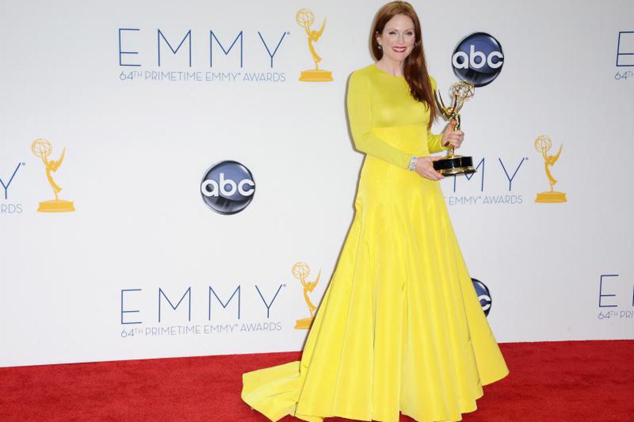 julianne moore emmy 2012