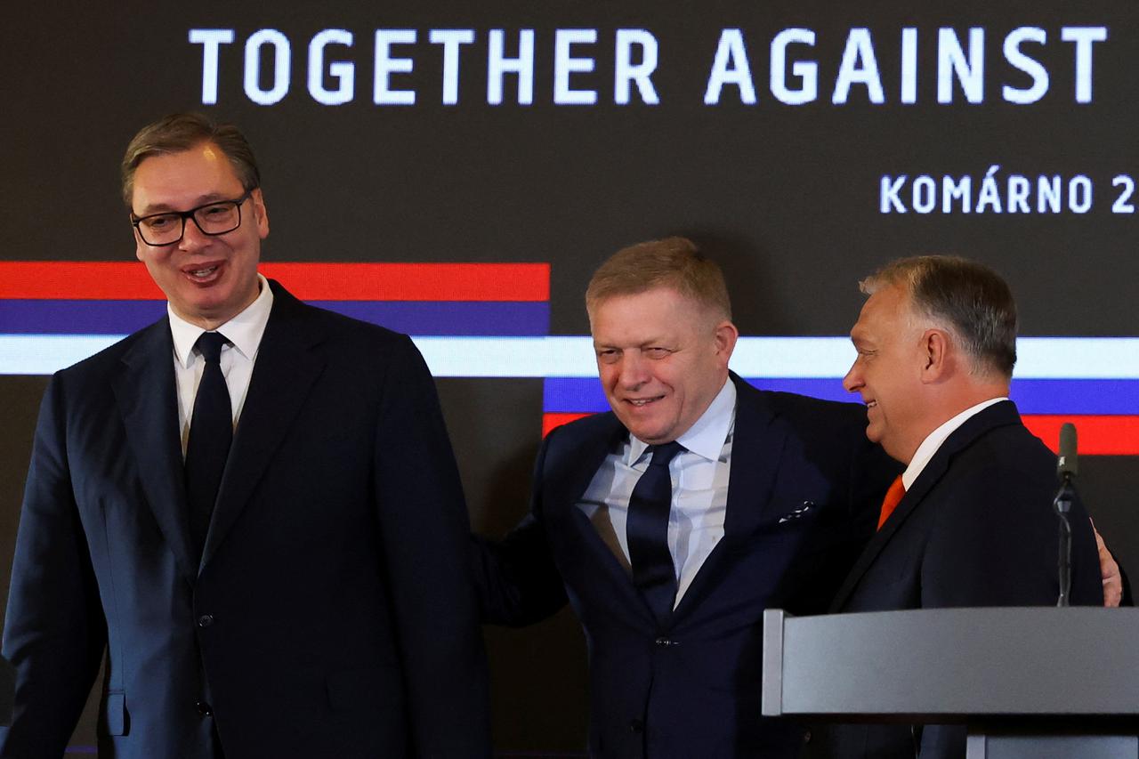 Slovak, Serbian and Hungarian leaders meet at the New Fortress, in Komarno