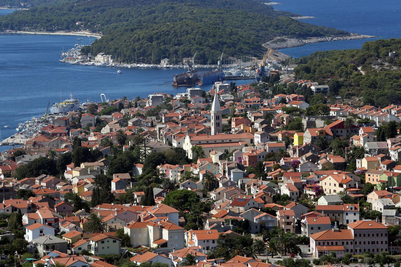 Panorama grada i otoka Malog Lošinja