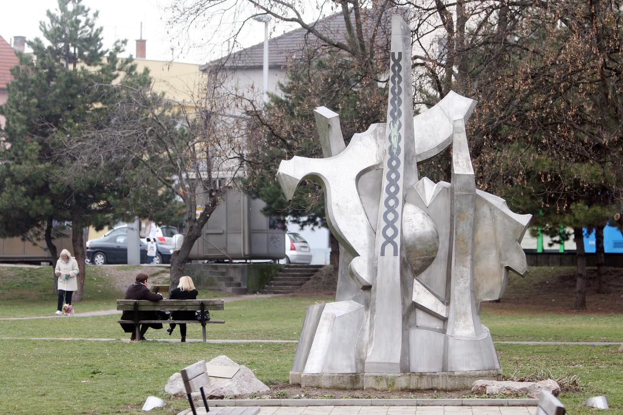 23.02.2010,Zagreb - Spomenik u parku stara Tresnja u spomen na poginule i umrle hrvatske branitelje iz domovinskog rata sa podrucja Tresnjevka. Photo: Goran Jakus/PIXSELL