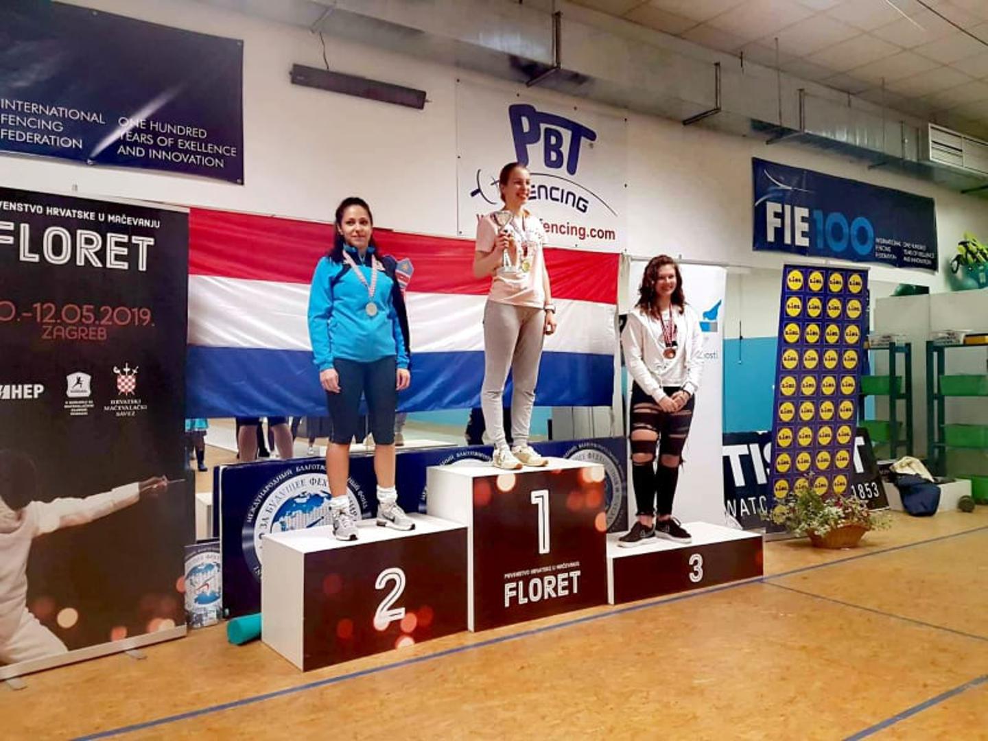 SENIORKE 1. mjesto Dorja Blažić (MK Rapir) 2. mjesto Marcela Dajčić (MK Dubrava) 3. mjesto Tia Sakač (MK ZŠM)