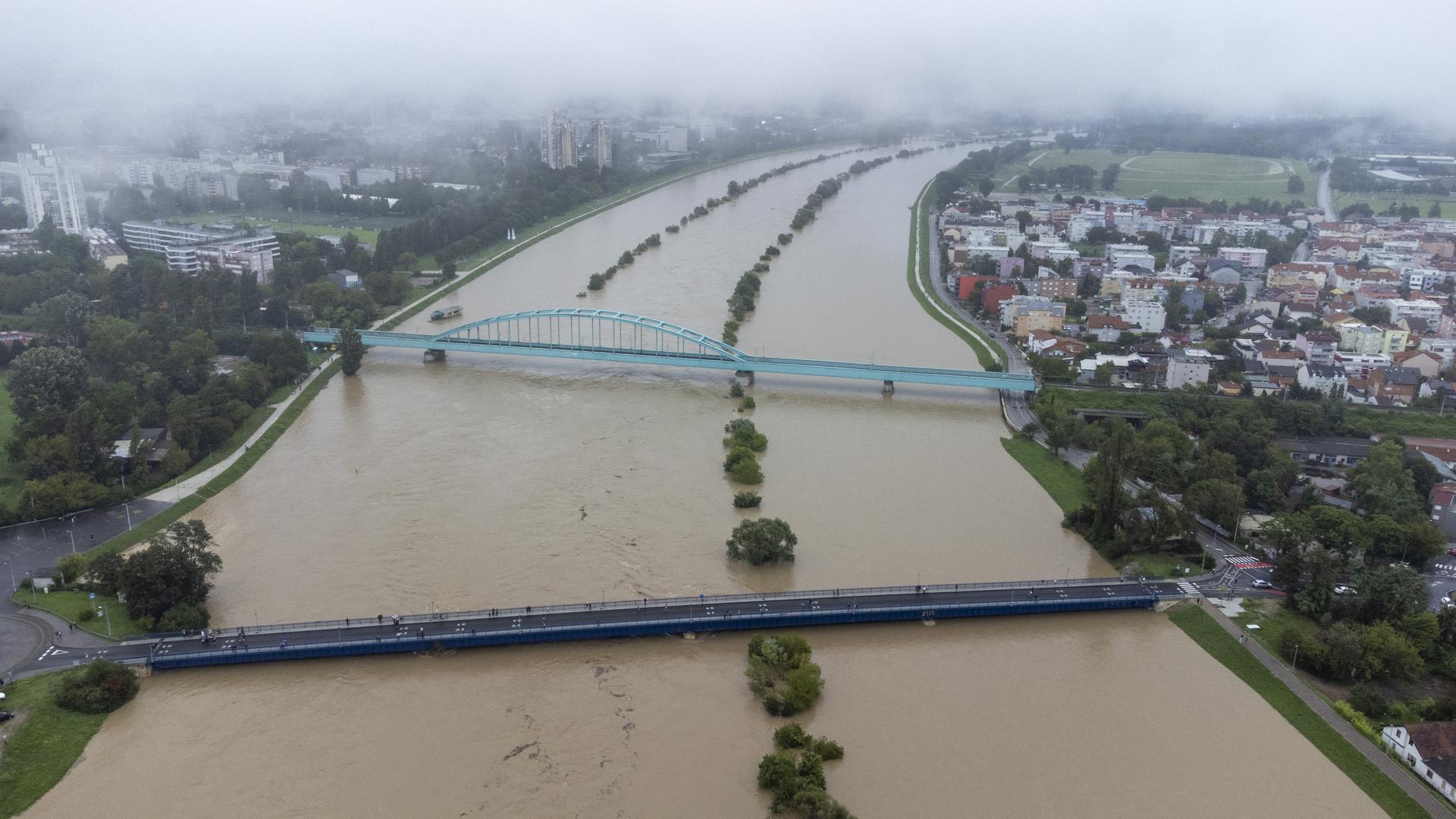 05.08.2023., Zagreb - Sava u Zagrebu izlila se iz korita i dalje raste, presla je 4 metra. Photo: Igor Soban/PIXSELL