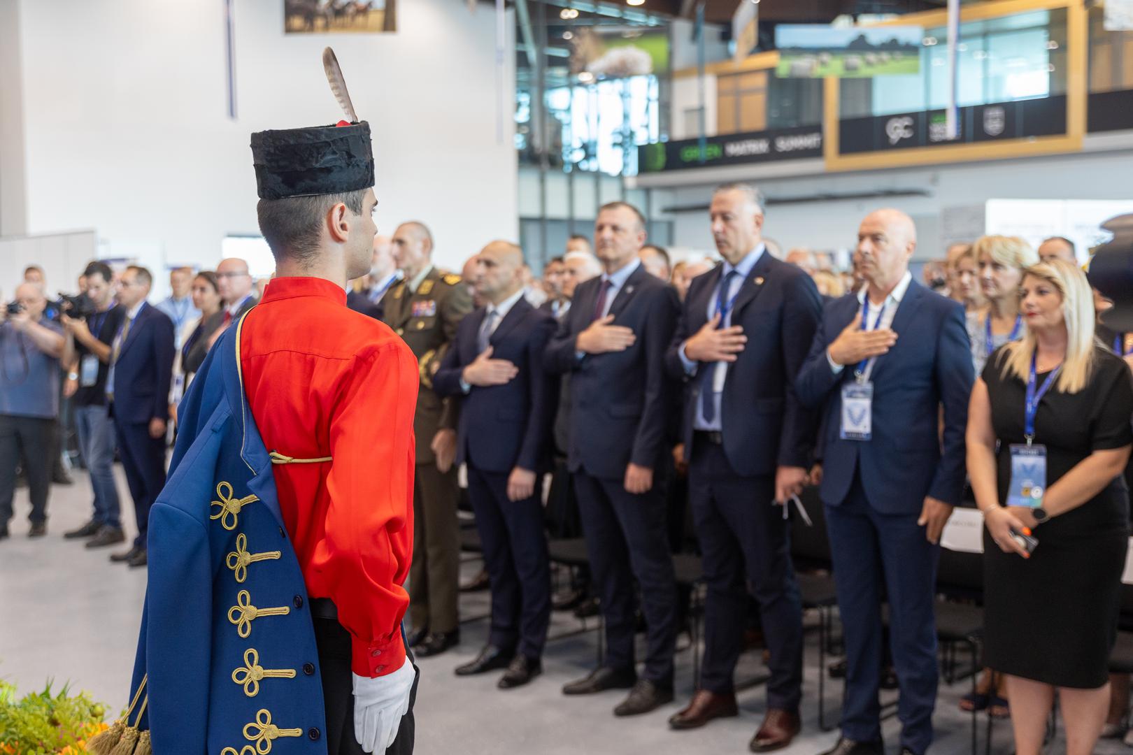 Iz tog razloga, dodao je, radimo na jačanju i  modernizaciji Oružanih snaga RH, jer "svaka država u slučaju ugroze u pravilu ostaje sama, što je dokazano 1991. godine na primjeru Hrvatske".