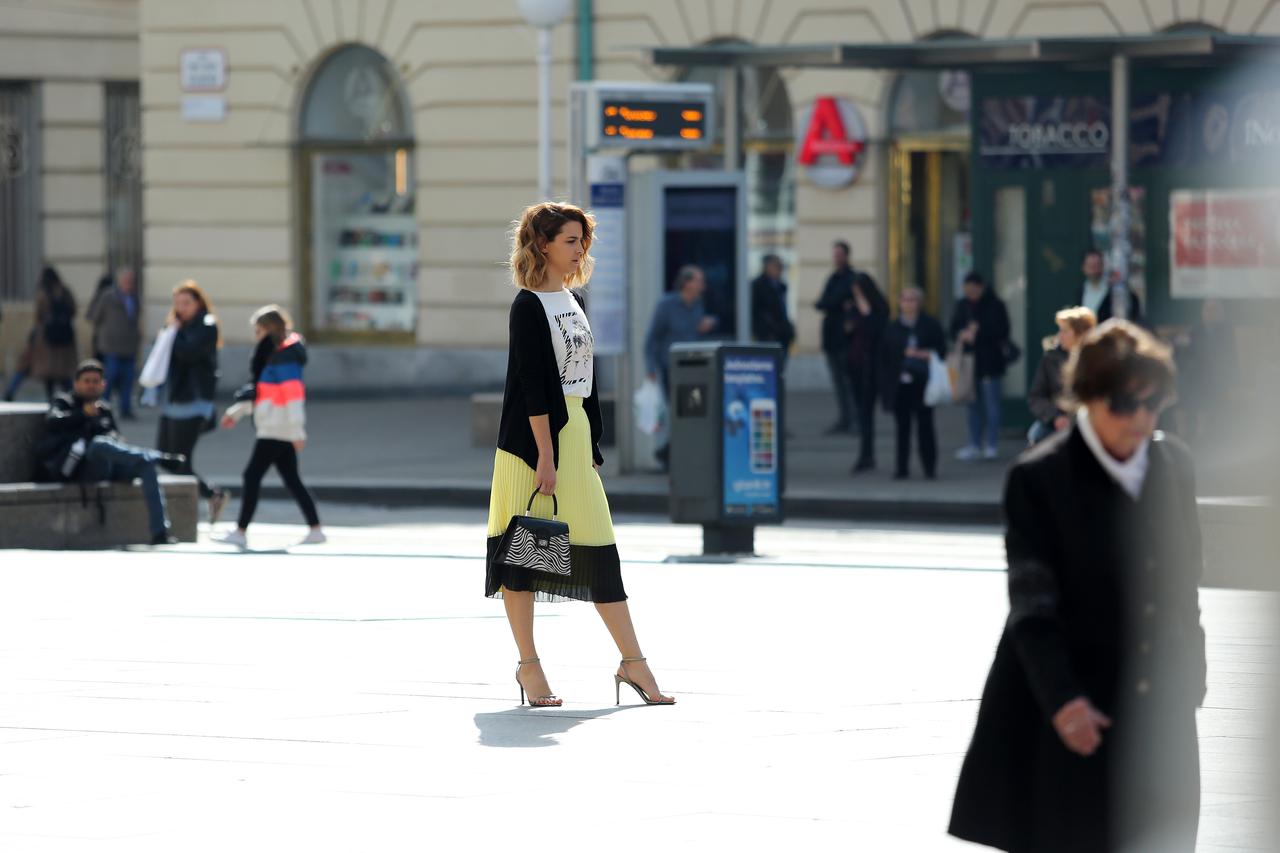 Zagreb: Doris Pinčić Rogoznica za vrijeme snimanja na Trgu bana Jelačića