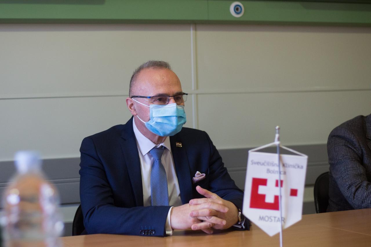 Ministar Radman posjetio Sveučilišnu kliničku bolnicu u Mostaru