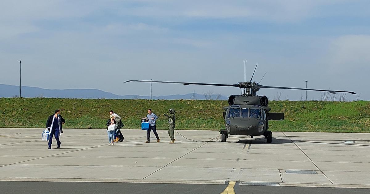 Galerija Vojnim Helikopterom Iz Splita U Zagreb Prevezeno Srce Za Transplantaciju I Tim Doktora