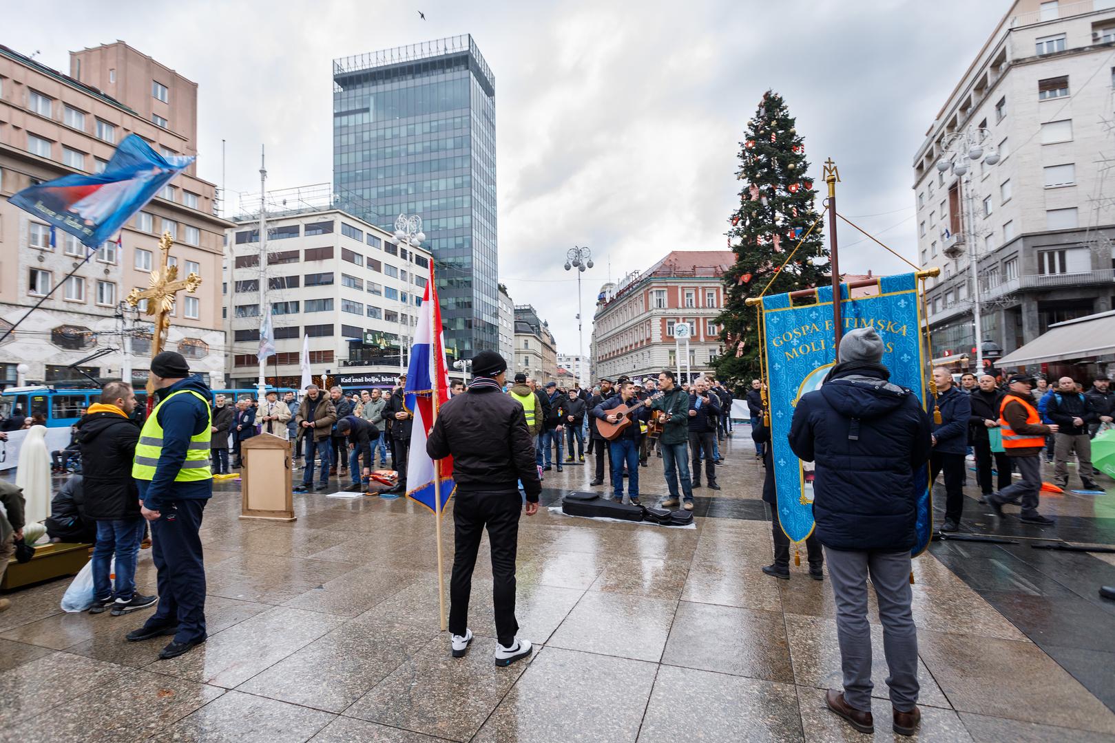 i06.01.2024., Zagreb - Molitelji su se okupili na Trgu bana Josipa Jelacica kao i svake prve subote u mjesecu.  Photo: Tomislav Miletic/PIXSELL