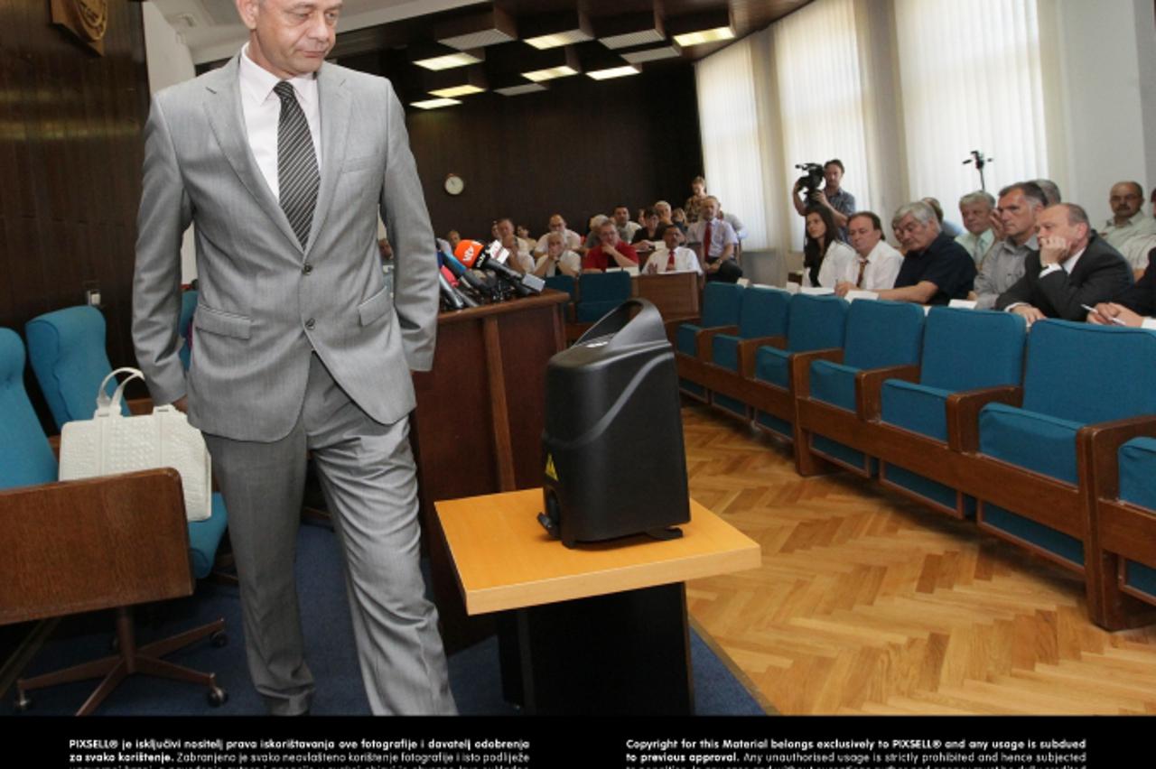 '18.06.2013., Koprivnica - Konstituirajuca sjednica Skupstine Koprivnicko-krizevacke zupanije. Darko Koren. Photo: Marijan Susenj/PIXSELL'