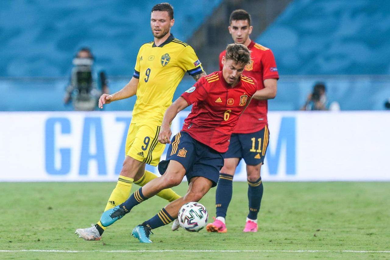 Football: European Championship, Group E, Spain - Sweden