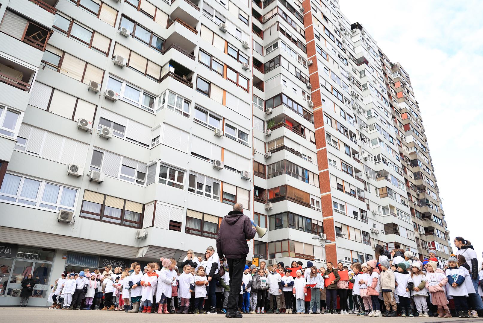 05.12.2024., Zagreb - Zgrada mamutica slavi 50. rodjendan i u povodu tome Sime Strikoman snimao je milenijsku fotografiju u obliku mamuta. Photo: Marko Prpic/PIXSELL