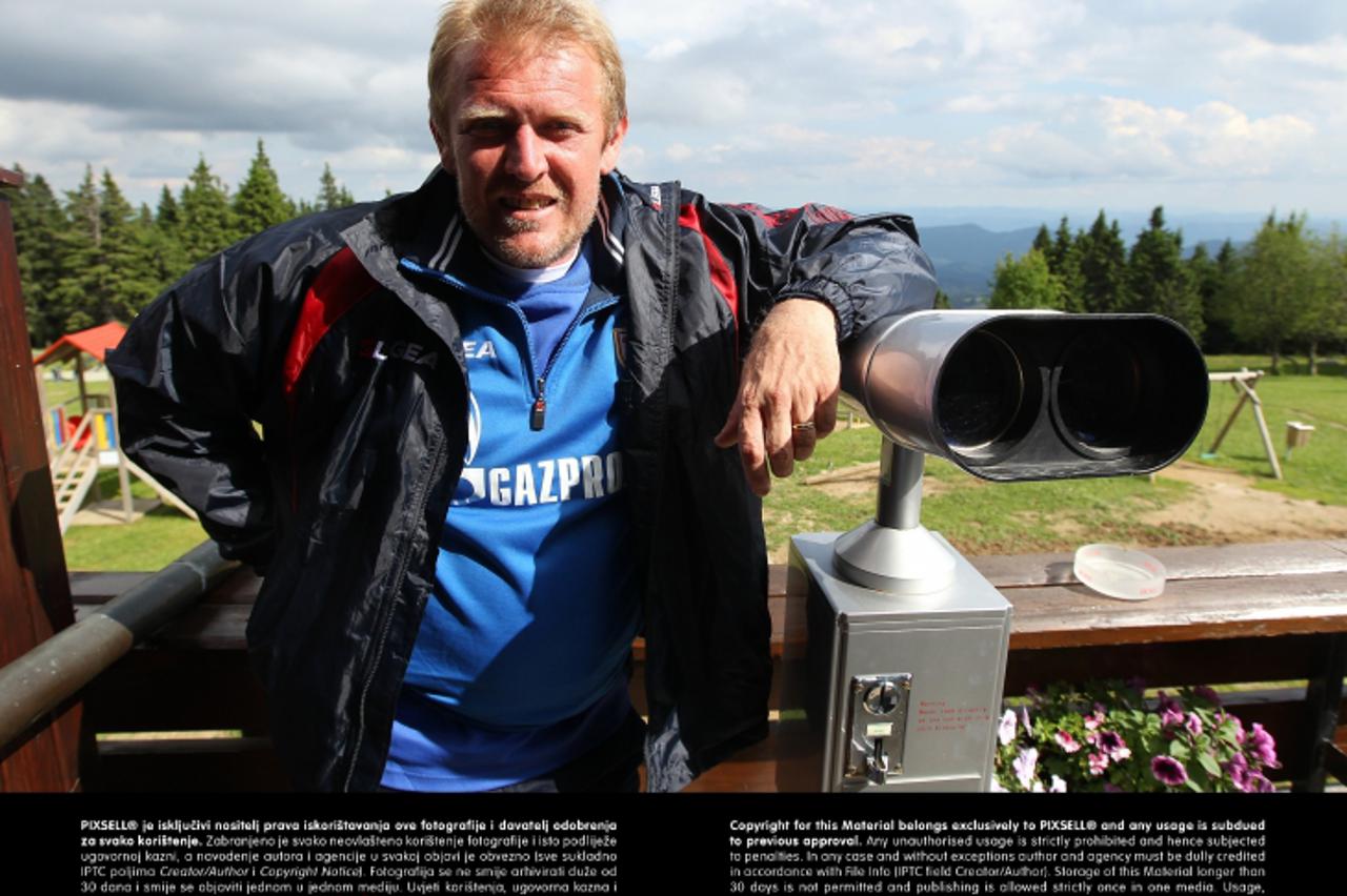 'SPECIJAL MAX 26.06.2012., Rogla, Slovenija - Trener Crvene Zvezde Robert Prosinecki s klubom na pripremama. Photo: Boris Scitar/VLM/PIXSELL'