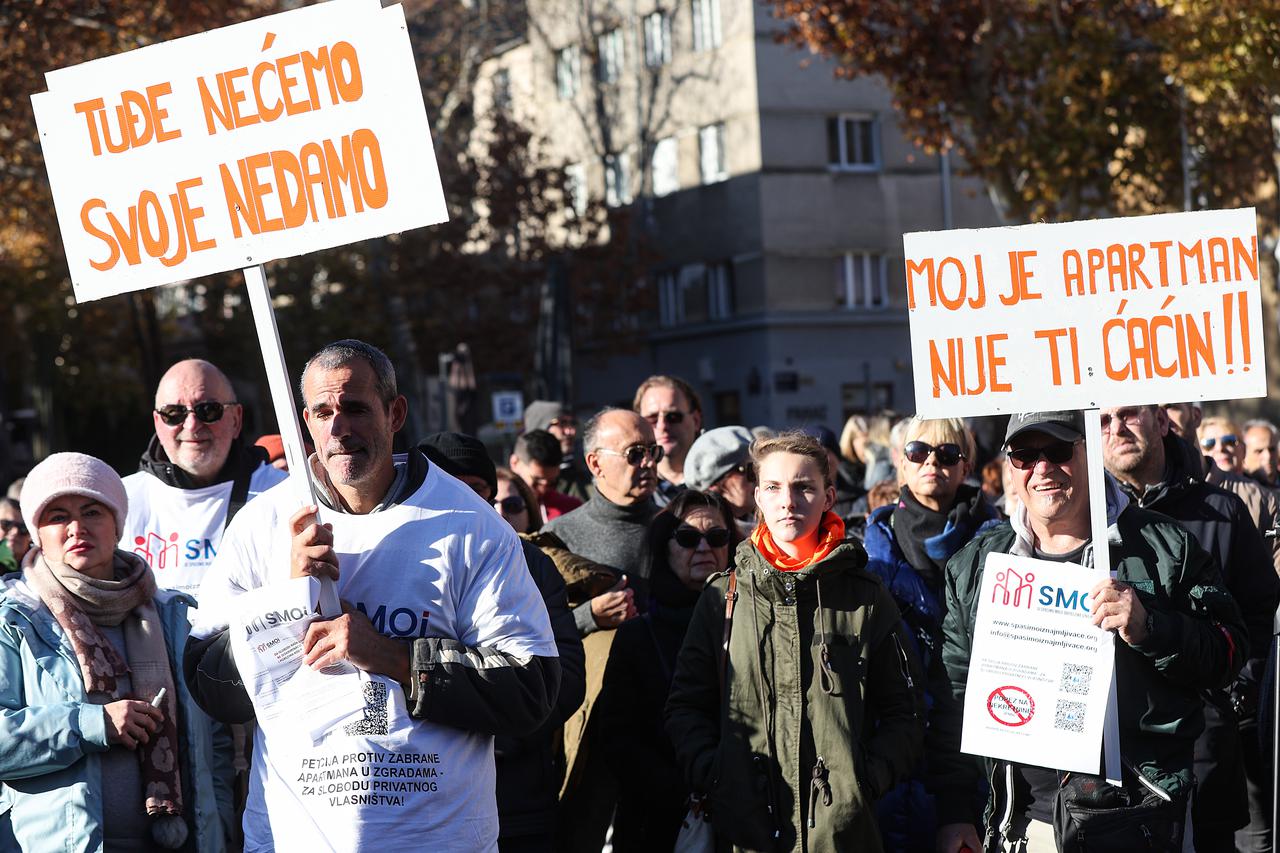 Zagreb: Prosvjed inicijative "Spasimo male obiteljske iznajmljivače"