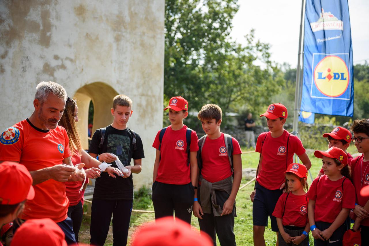 U Starigradu održana 3. škola u prirodi Lidla i HGSS-a