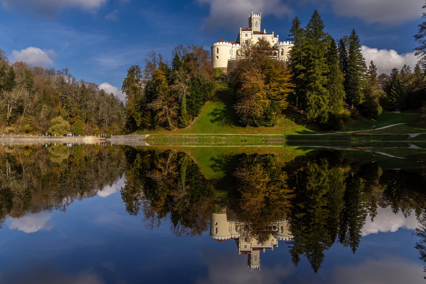 Posljednji put se jezero, koje neki nazivaju "zagorsko more", čistilo prije više od osamdeset godina. I tada se lišće s dna čistilo grabljama. 