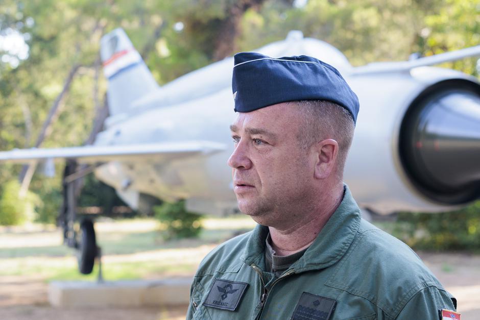 Split: Brigadni general Michael Križanec dao izjavu nakon nenajavljenog probijanja zvučnog zida