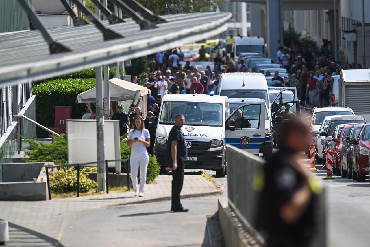 Naoružani muškarac upao u KBC Rebro, u bolnicu stigla interventna policija