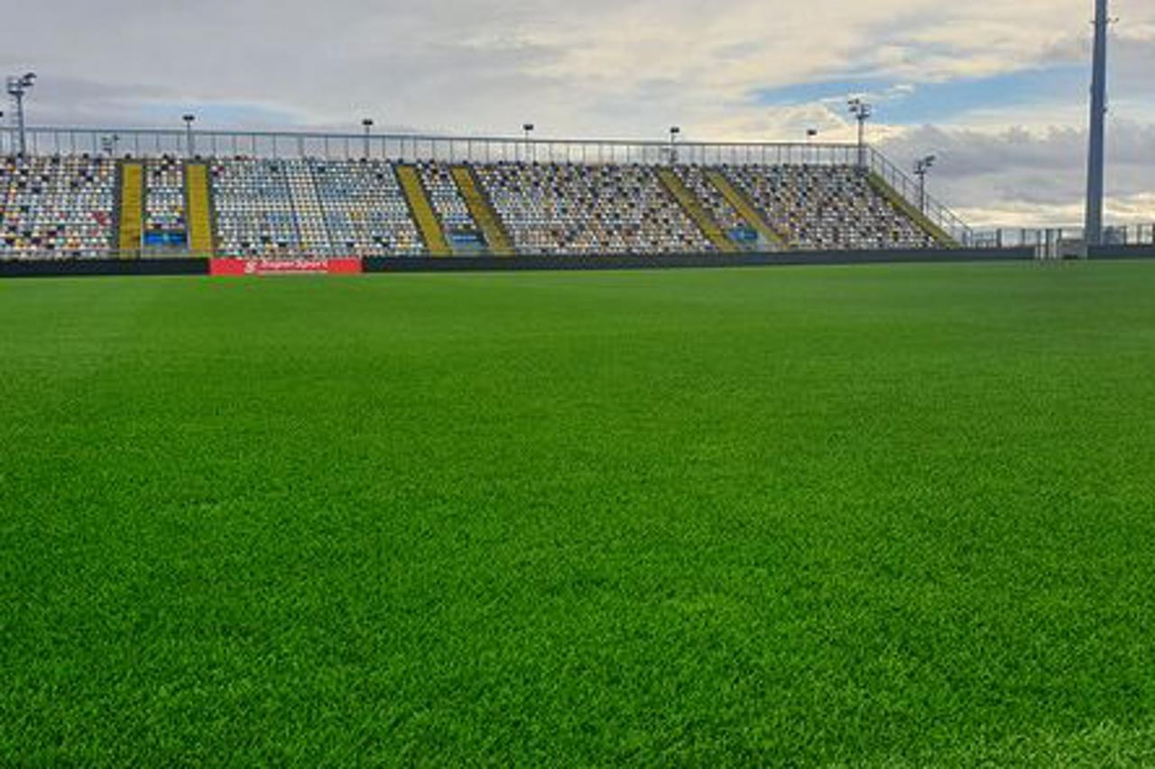 NK Rijeka - NK Rijeka - GNK Dinamo Zagreb (Stadion HNK Rijeka, 20 sati).  Travnjak je u savršenom stanju. Neka večeras grmi Rujevica. Ne štedite  grla, idemo po tri boda! #ForzaRijeka #samojako #